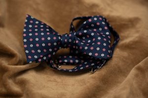 Navy pink-white botted silk bow tie
